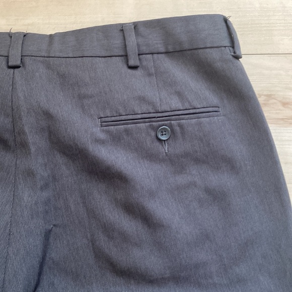 Kenneth Cole Reaction Men’s Grey Dress Pants. Size W36 and L30. Great condition. - Picture 9 of 10